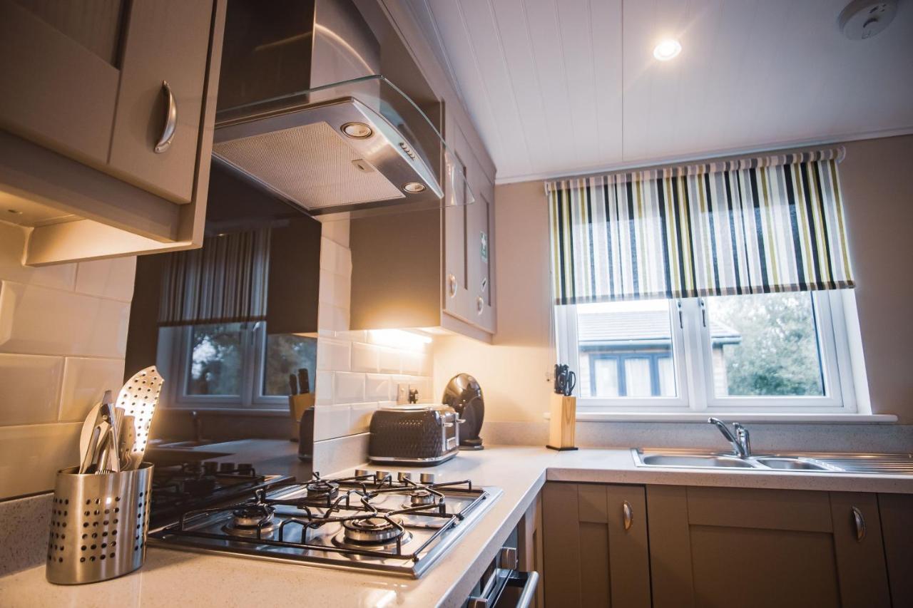 Warrenwood Country Park Hotel Polegate Bagian luar foto