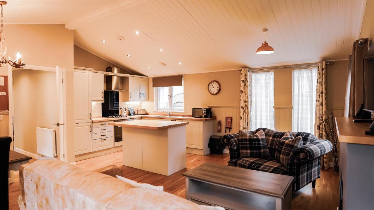 Warrenwood Country Park Hotel Polegate Bagian luar foto