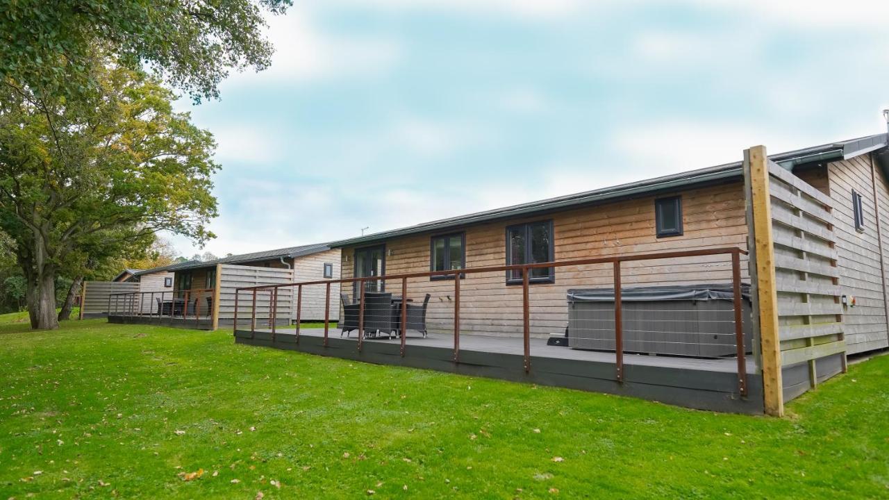 Warrenwood Country Park Hotel Polegate Bagian luar foto